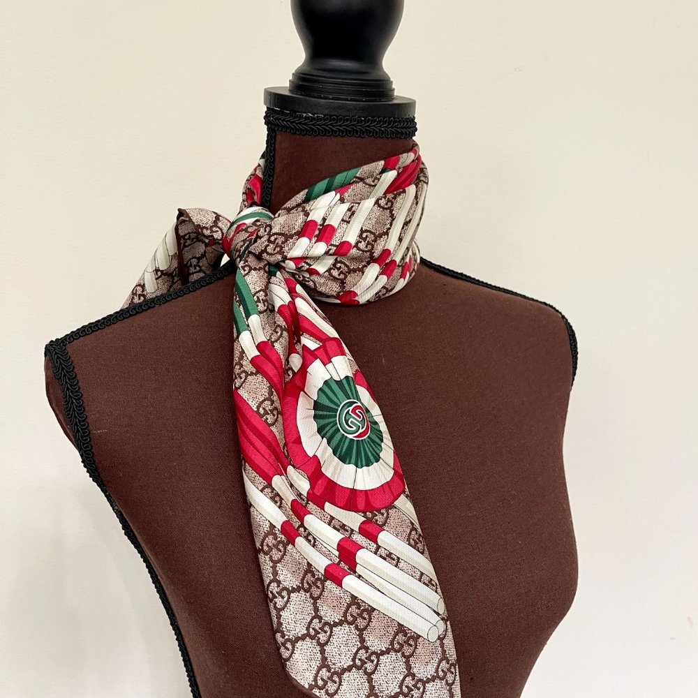New Gucci Scarf GG Logo Club Beige Brown Silk Scarf Wrap with Gucci Gift… - Picture 14 of 15